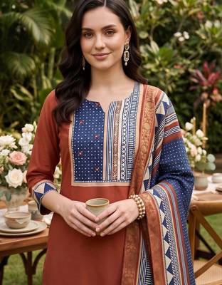 women printed regular liva kurta with palazzos & with dupatta 2