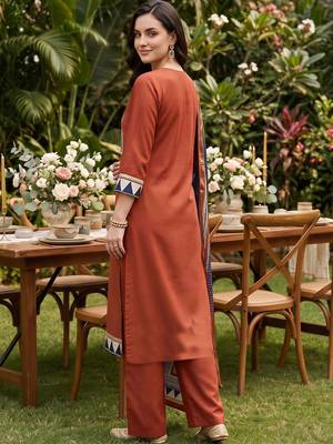 women printed regular liva kurta with palazzos & with dupatta 4