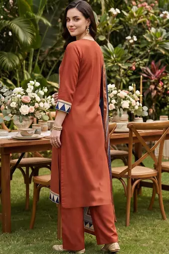 women printed regular liva kurta with palazzos & with dupatta