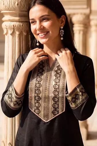 women ethnic motifs embroidered regular thread work kurta with trousers