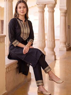 women ethnic motifs embroidered regular thread work kurta with trousers 5