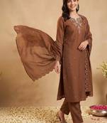 women ethnic motifs embroidered regular thread work kurta with trousers & with dupatta