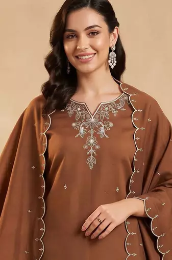 women ethnic motifs embroidered regular thread work kurta with trousers & with dupatta