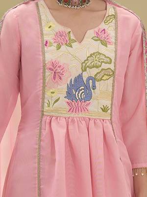 women ethnic motifs embroidered empire thread work kurta with trousers & with dupatta 3