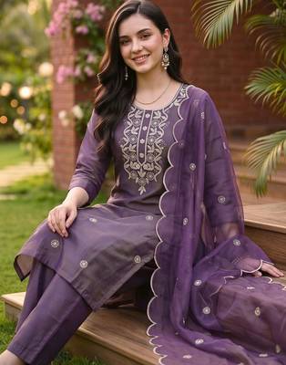 women ethnic motifs embroidered regular thread work kurta with trousers & with dupatta 5