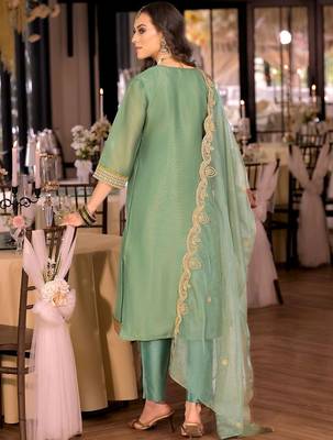 women ethnic motifs embroidered regular sequinned kurta with trousers & with dupatta 4