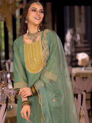 women ethnic motifs embroidered regular sequinned kurta with trousers & with dupatta 5