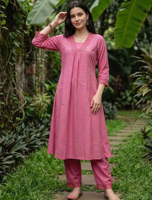 women regular thread work kurta with trousers 1