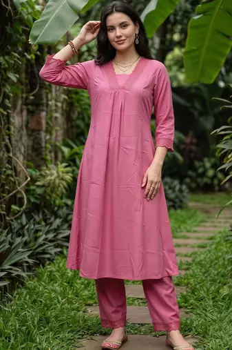 women regular thread work kurta with trousers
