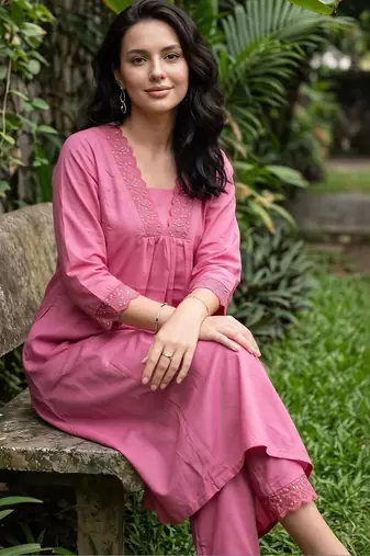 women regular thread work kurta with trousers