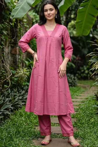 women regular thread work kurta with trousers