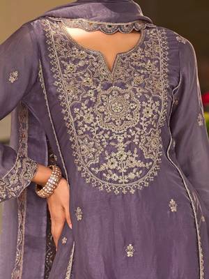 women ethnic motifs embroidered regular thread work kurta with patiala & with dupatta 3