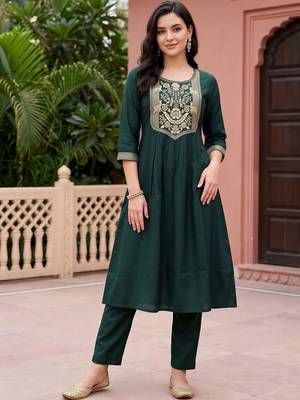 women ethnic motifs embroidered empire thread work kurta with trousers 1