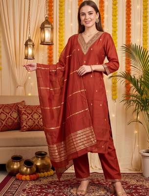 women ethnic motifs embroidered regular kurta with trousers & with dupatta 1