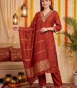 women ethnic motifs embroidered regular kurta with trousers & with dupatta