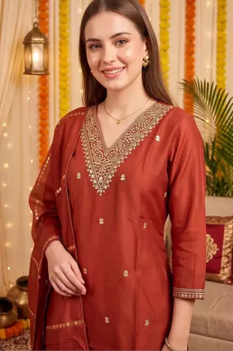 women ethnic motifs embroidered regular kurta with trousers & with dupatta