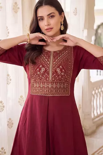 women ethnic motifs embroidered regular kurta with trousers