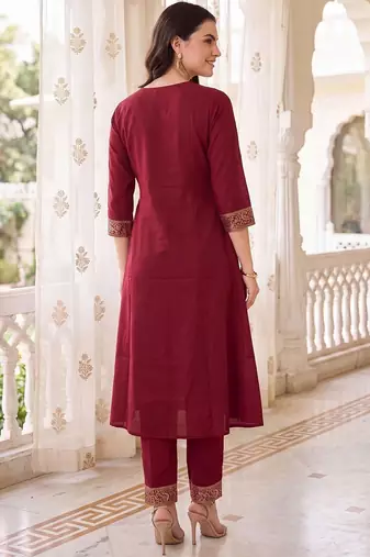 women ethnic motifs embroidered regular kurta with trousers