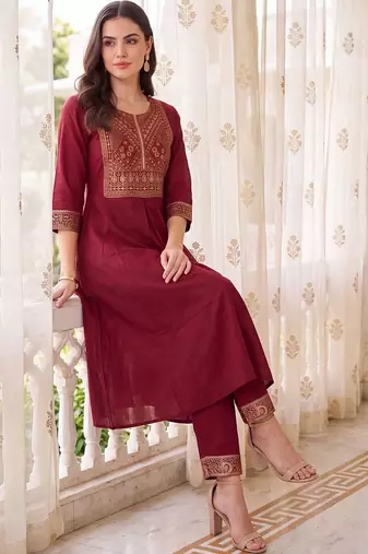 women ethnic motifs embroidered regular kurta with trousers