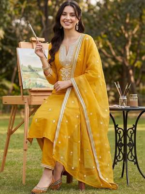 women ethnic motifs embroidered regular thread work kurta with trousers & with dupatta 1