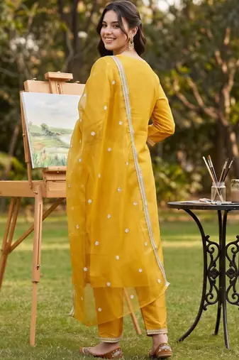 women ethnic motifs embroidered regular thread work kurta with trousers & with dupatta
