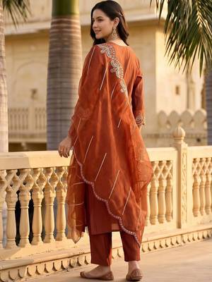 women ethnic motifs embroidered regular thread work liva kurta with trousers & with dupatta 4