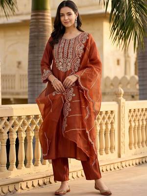 women ethnic motifs embroidered regular thread work liva kurta with trousers & with dupatta 6