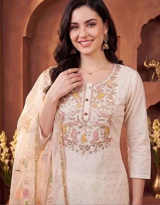 women ethnic motifs embroidered regular sequinned kurta with trousers & with dupatta 2