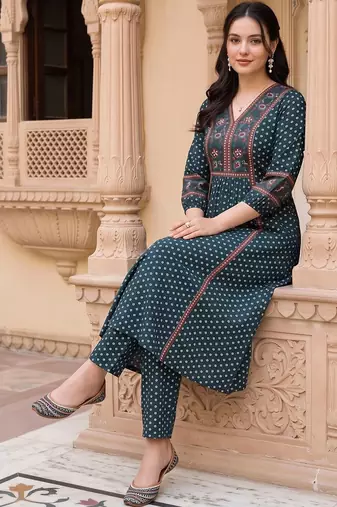 women ethnic motifs printed regular cotton kurta with trousers