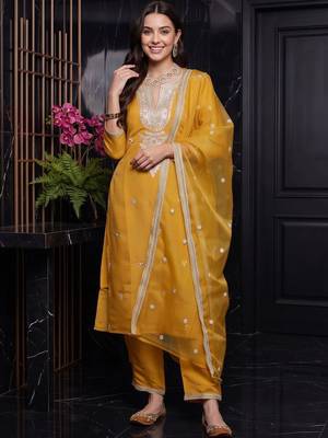 women ethnic motifs embroidered regular thread work kurta with trousers & with dupatta 1
