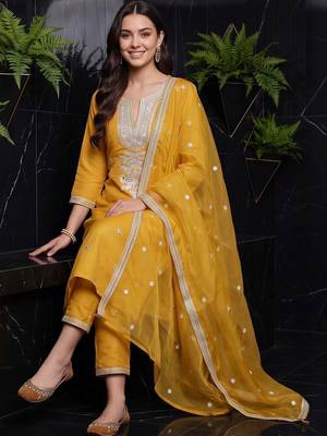 women ethnic motifs embroidered regular thread work kurta with trousers & with dupatta 5