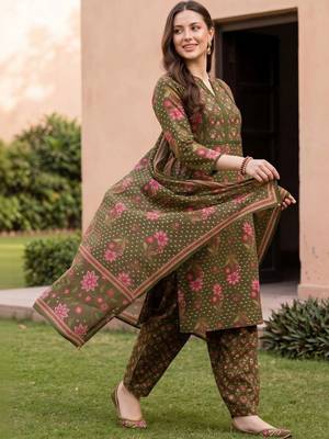 women floral printed regular cotton kurta with patiala & with dupatta 2