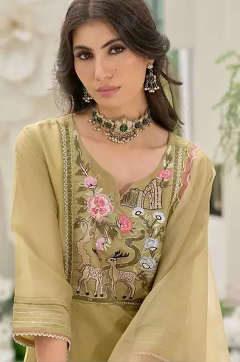 women ethnic motifs embroidered regular thread work kurta with trousers & with dupatta