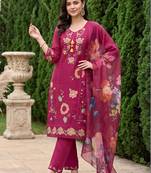 women floral embroidered regular thread work kurta with trousers & with dupatta