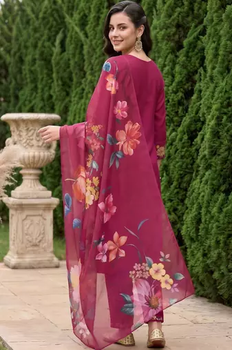 women floral embroidered regular thread work kurta with trousers & with dupatta