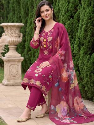 women floral embroidered regular thread work kurta with trousers & with dupatta 5