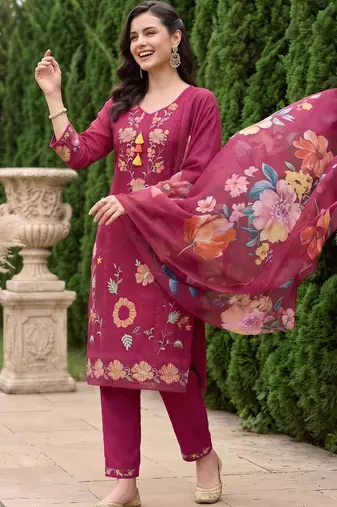 women floral embroidered regular thread work kurta with trousers & with dupatta