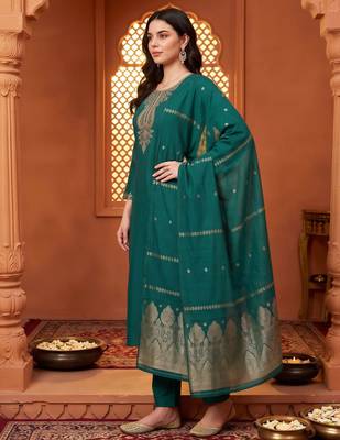 women ethnic embroidered regular thread work kurta with trousers & with dupatta 3