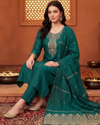 women ethnic embroidered regular thread work kurta with trousers & with dupatta 6
