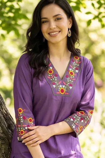 women floral embroidered regular thread work kurta with trousers