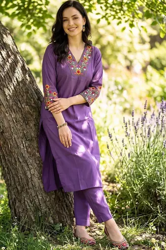 women floral embroidered regular thread work kurta with trousers