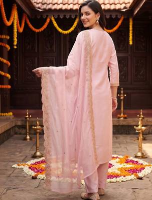 women ethnic motifs embroidered regular thread work kurta with trousers & with dupatta 4
