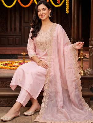 women ethnic motifs embroidered regular thread work kurta with trousers & with dupatta 5