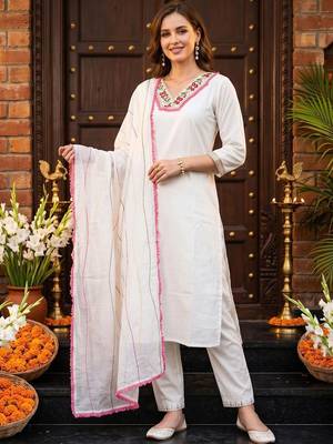 women ethnic motifs embroidered regular thread work kurta with trousers & with dupatta 1
