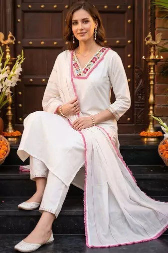 women ethnic motifs embroidered regular thread work kurta with trousers & with dupatta
