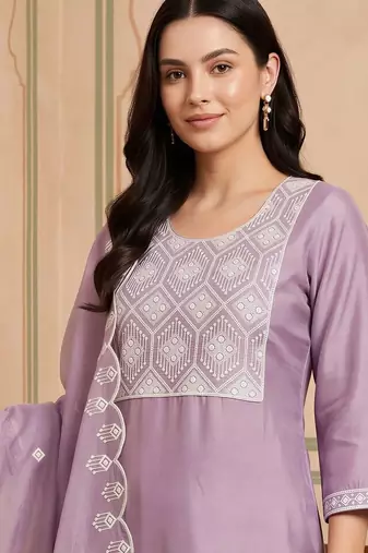 women regular thread work kurta with trousers & with dupatta