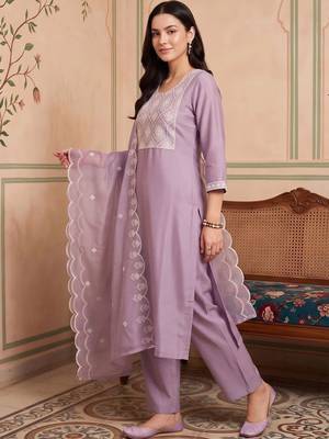women regular thread work kurta with trousers & with dupatta 3