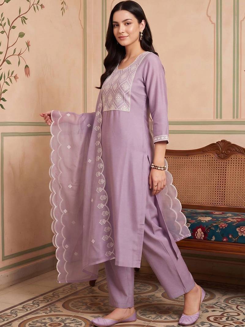 women regular thread work kurta with trousers & with dupatta