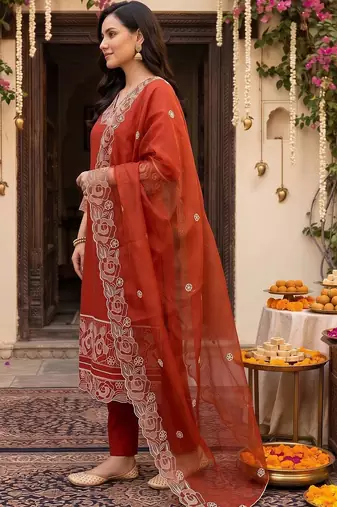 women ethnic motifs embroidered regular thread work kurta with trousers & with dupatta