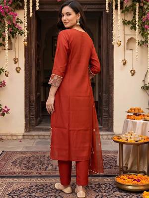 women ethnic motifs embroidered regular thread work kurta with trousers & with dupatta 4